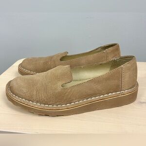 L.L. BEAN Nubuck Leather Loafers Tan Size 6.5 Neutral Granola Girl‎ Casual